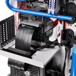 Thermaltake Riser Card PCIe Extender Kabel 30cm, Verlängerungskabel -JABRA Verkäufe Thermaltake Riser Card PCIe Extender Kabel 30cm Verl ngerungskabel@@tvzzt2 6
